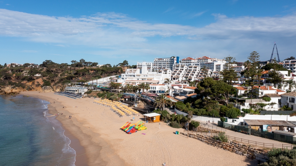 Mercado Hoteleiro em Portugal 2026: Um Porto Seguro para o Investimento Global