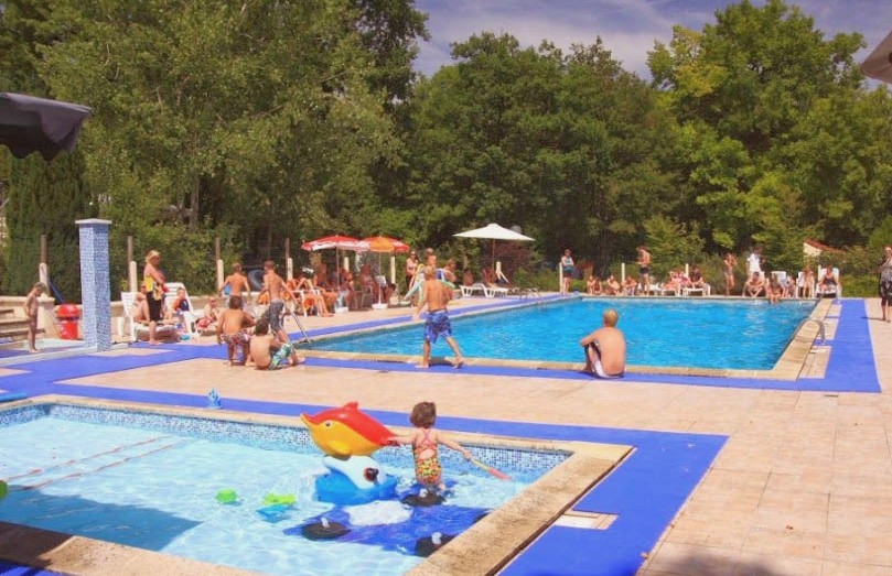 CAMPING AU BOIS JOLI (89-ANDRYES)