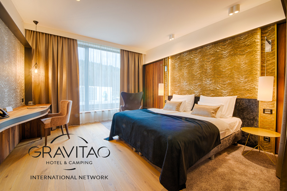 Monsieur & Madame CASSIN, clients GRAVITAO, ayant un projet de vente de leur hôtel